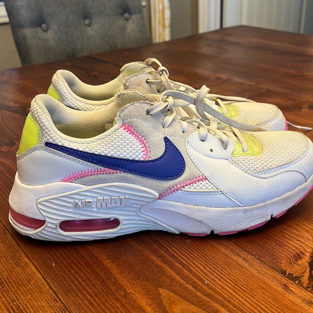 Women’s Nike Air Max size 8